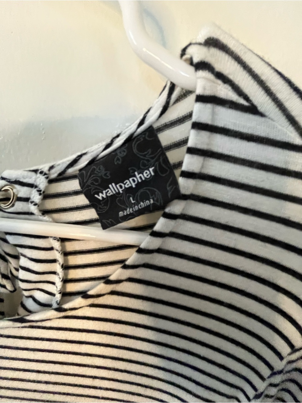 Wallpapher Striped Black & White Long Sleeve Tie-Back Top - Picture 4 of 5